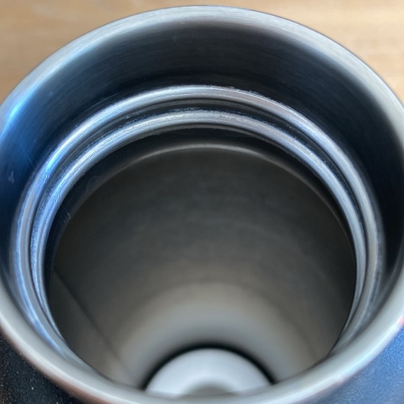 21oz BLACK HYDROFLASK WATER BOTLE - Picture 5 of 6